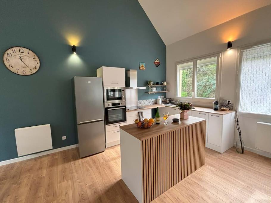 Duplex Parapluies De Cherbourg Netflix Parking Екстер'єр фото