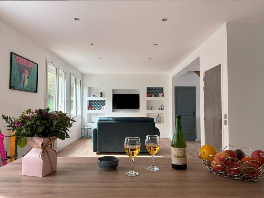 Duplex Parapluies De Cherbourg Netflix Parking Екстер'єр фото